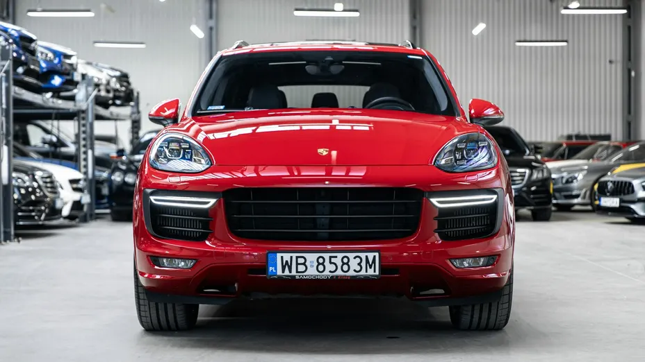 PORSCHE Cayenne -