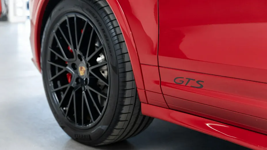 PORSCHE Cayenne -