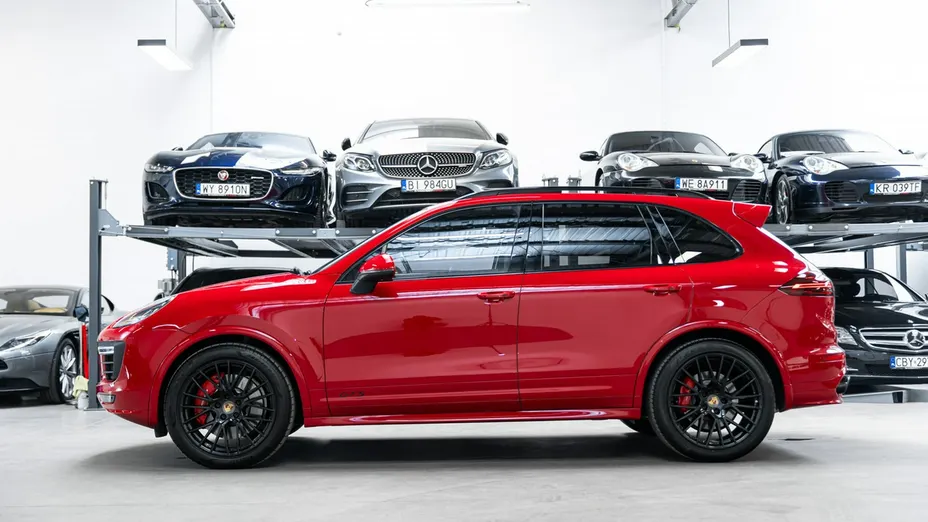 PORSCHE Cayenne -