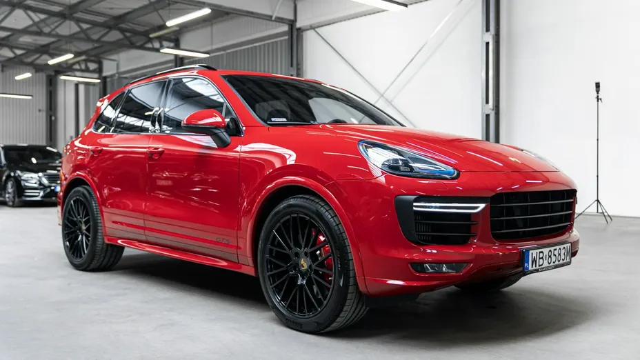 PORSCHE Cayenne -