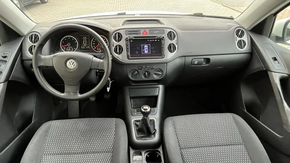 VOLKSWAGEN Tiguan -