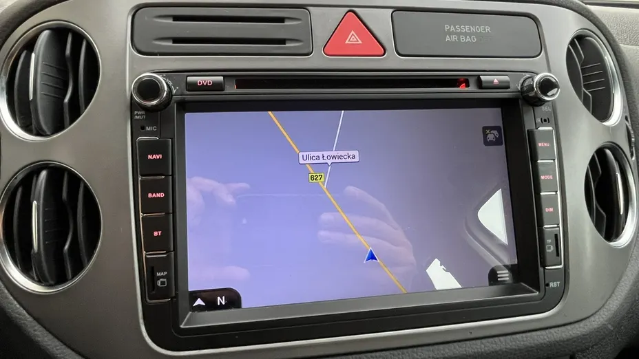 VOLKSWAGEN Tiguan -