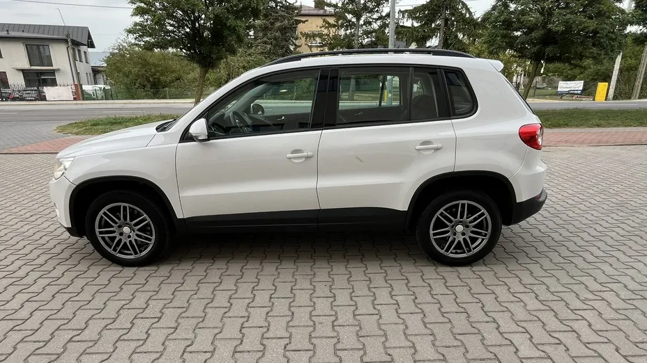 VOLKSWAGEN Tiguan -