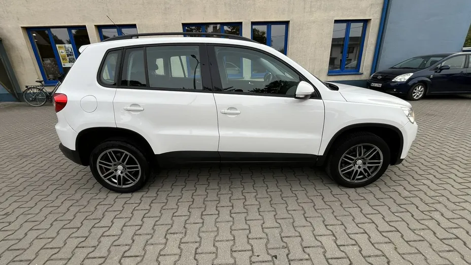 VOLKSWAGEN Tiguan -