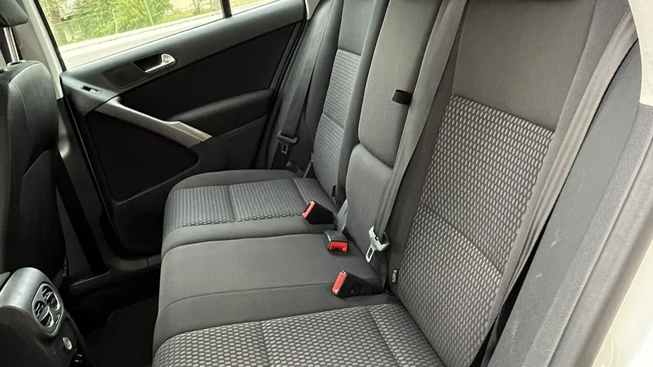 VOLKSWAGEN Tiguan -