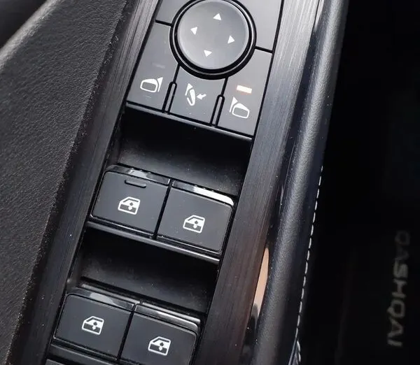 NISSAN Qashqai Qashqai 1.3 DIG-T mHEV N-Connecta Xtronic