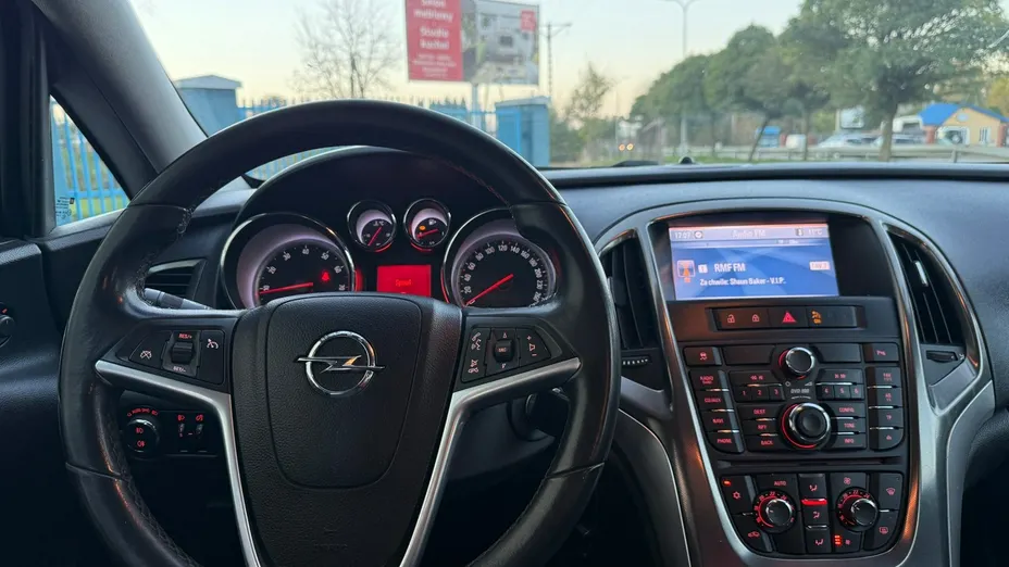 OPEL Astra -