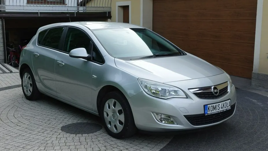 OPEL Astra -