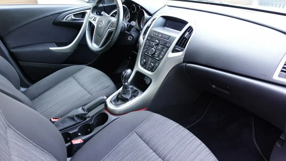 OPEL Astra -