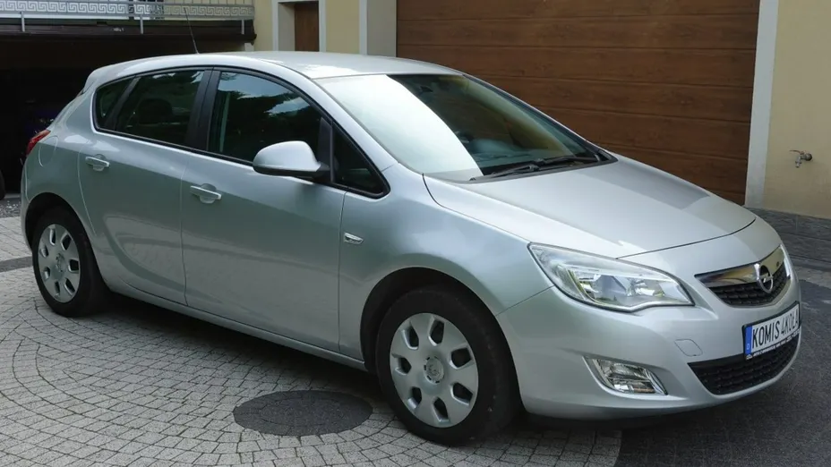 OPEL Astra -