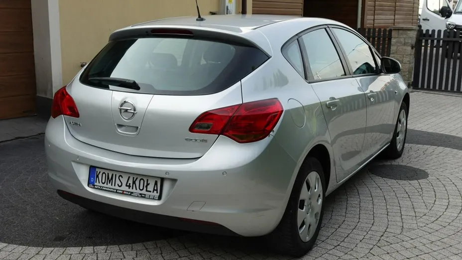 OPEL Astra -