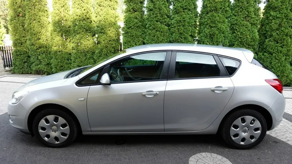 OPEL Astra -