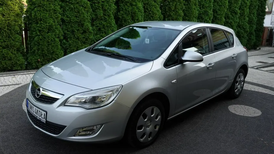 OPEL Astra -