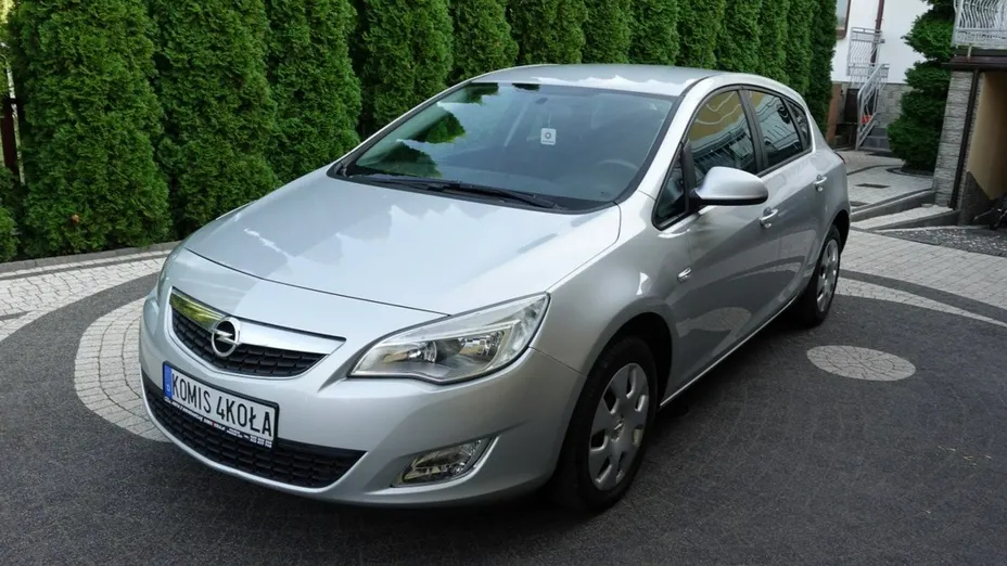 OPEL Astra -