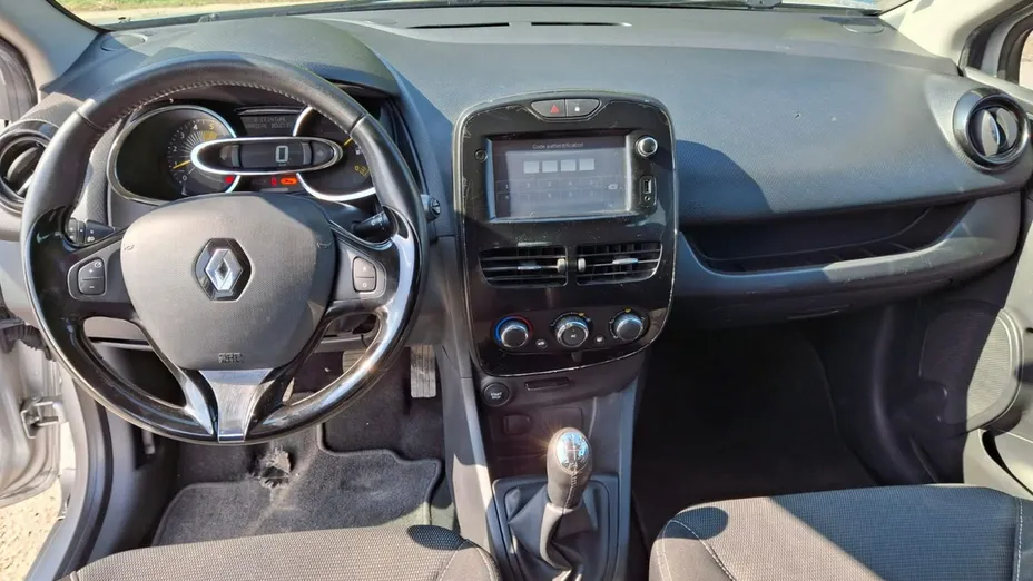 RENAULT Clio -