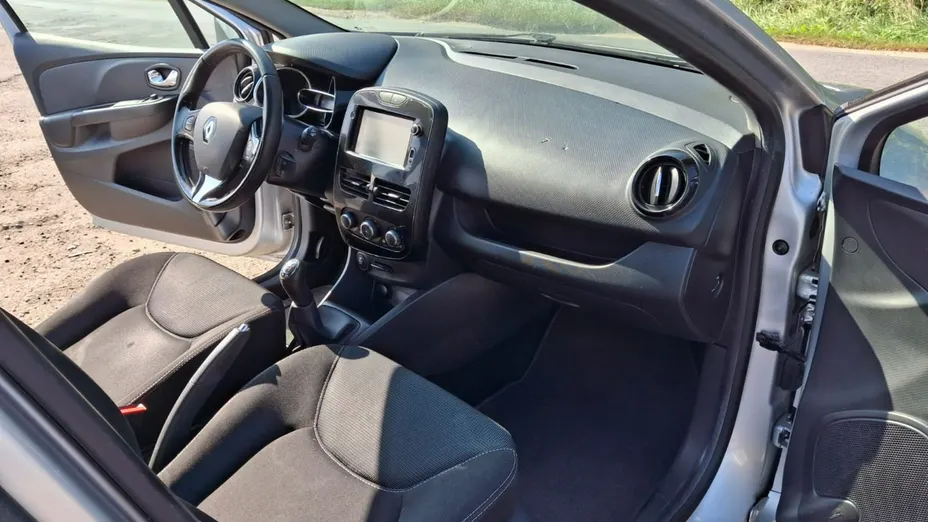 RENAULT Clio -