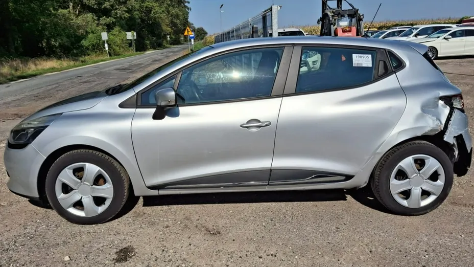 RENAULT Clio -