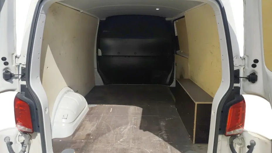 VOLKSWAGEN Transporter Transporter T6 TDI L1H1 DSG