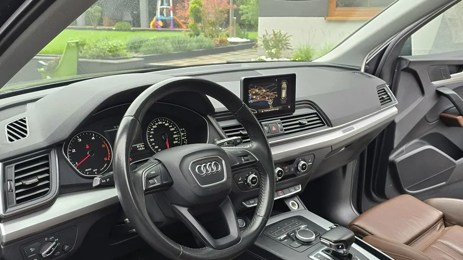 AUDI Q5 -
