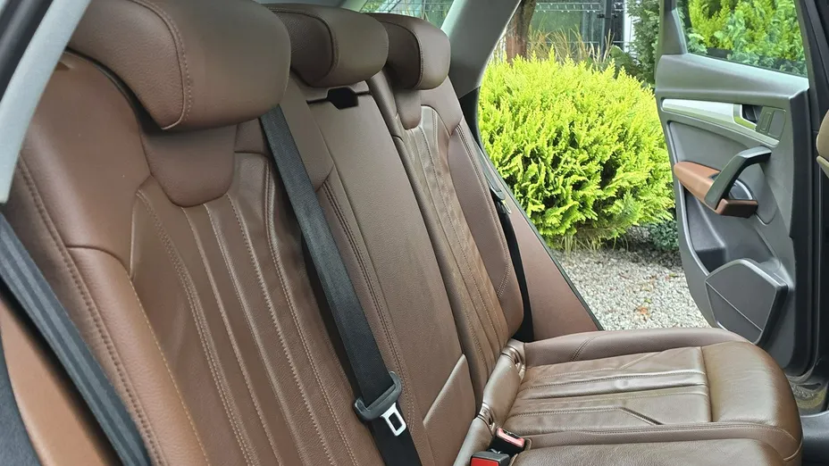 AUDI Q5 -