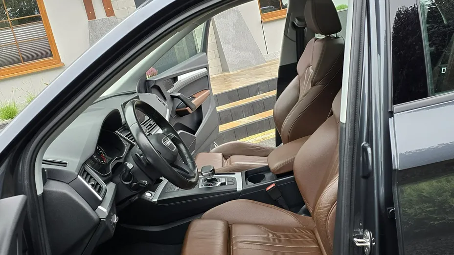 AUDI Q5 -