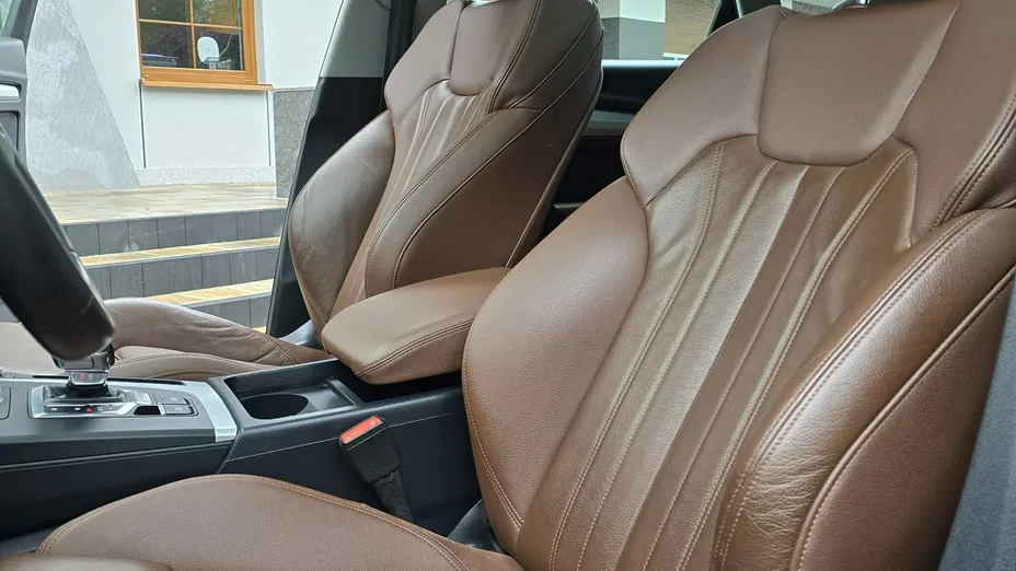 AUDI Q5 -