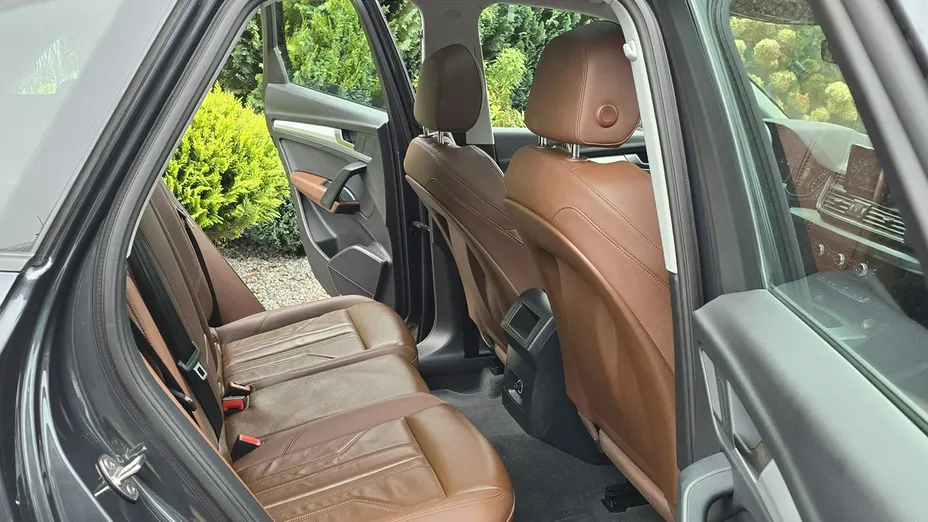 AUDI Q5 -