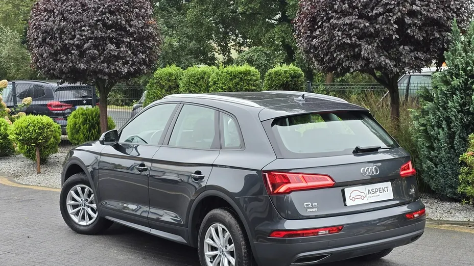 AUDI Q5 -