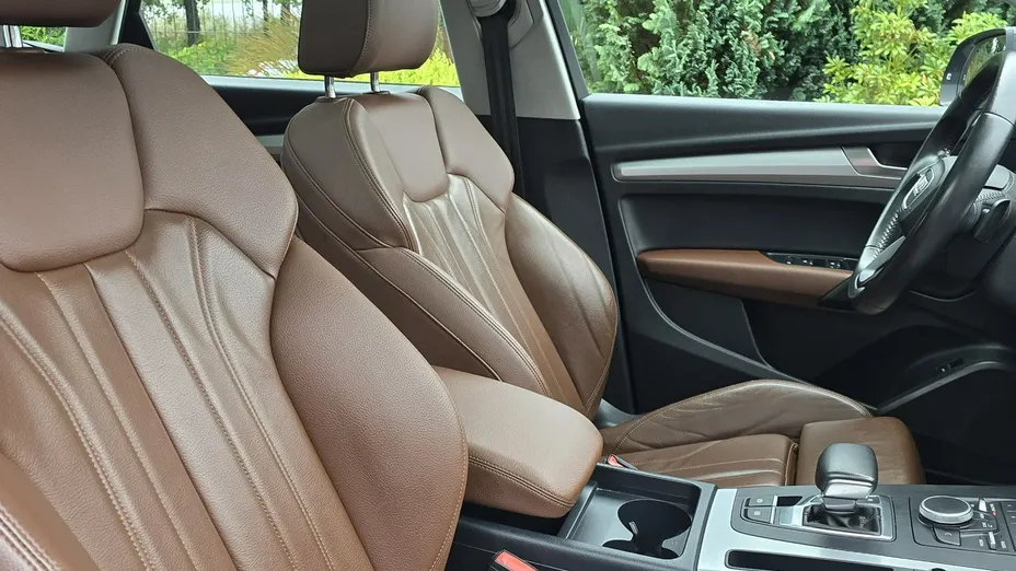 AUDI Q5 -