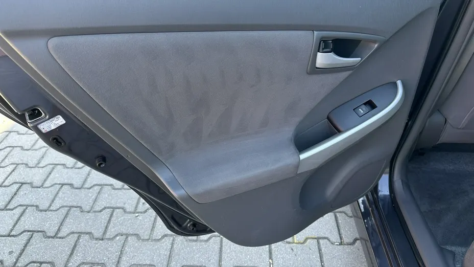 TOYOTA Prius -