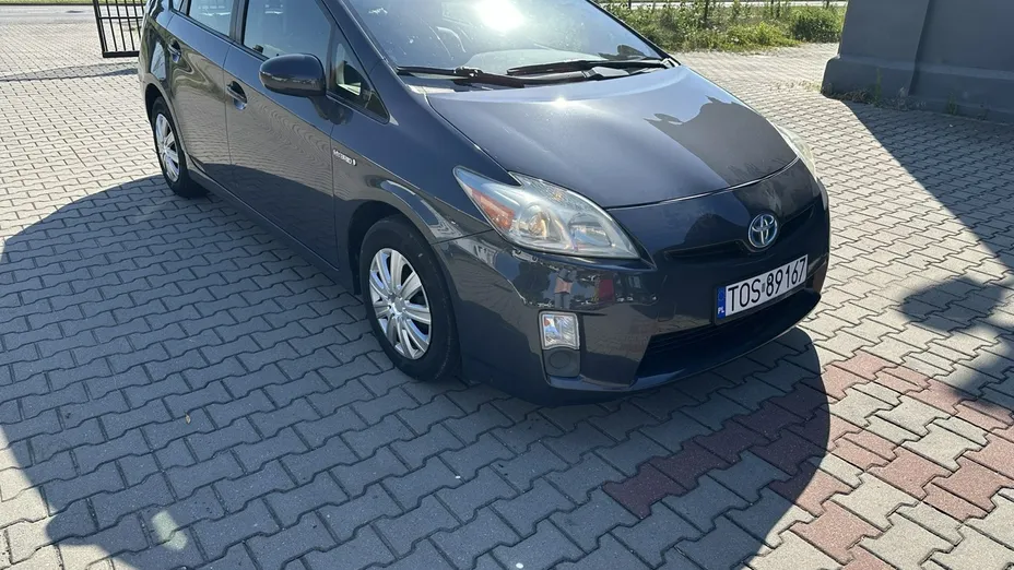 TOYOTA Prius -