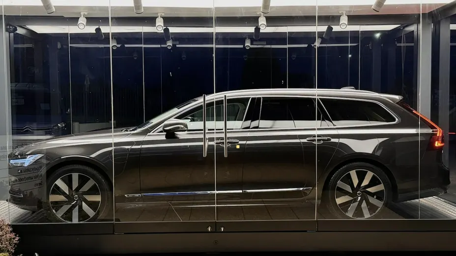 VOLVO V90 -