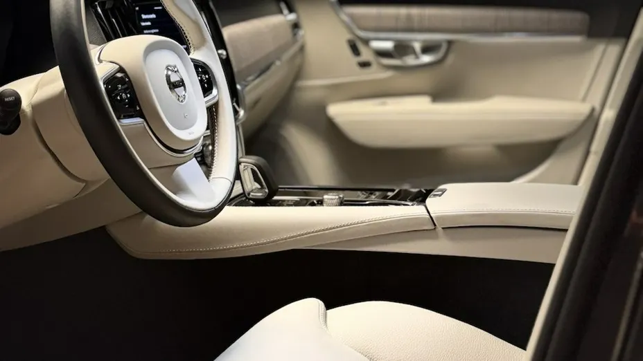 VOLVO V90 -