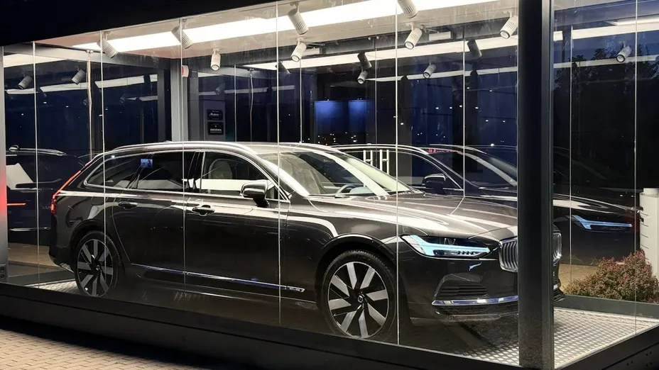 VOLVO V90 -
