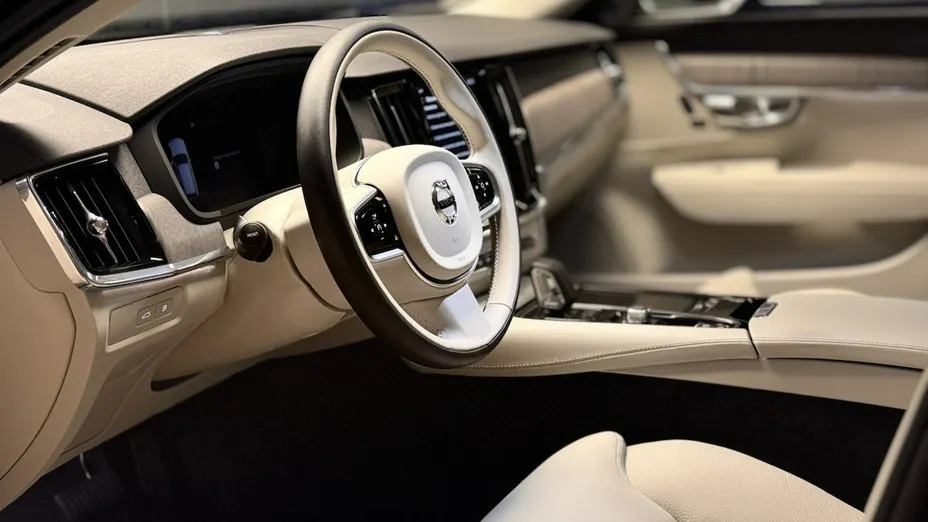 VOLVO V90 -