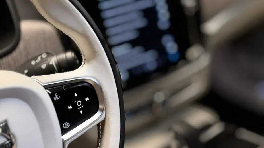 VOLVO V90 -