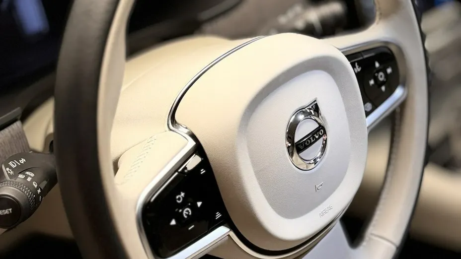 VOLVO V90 -