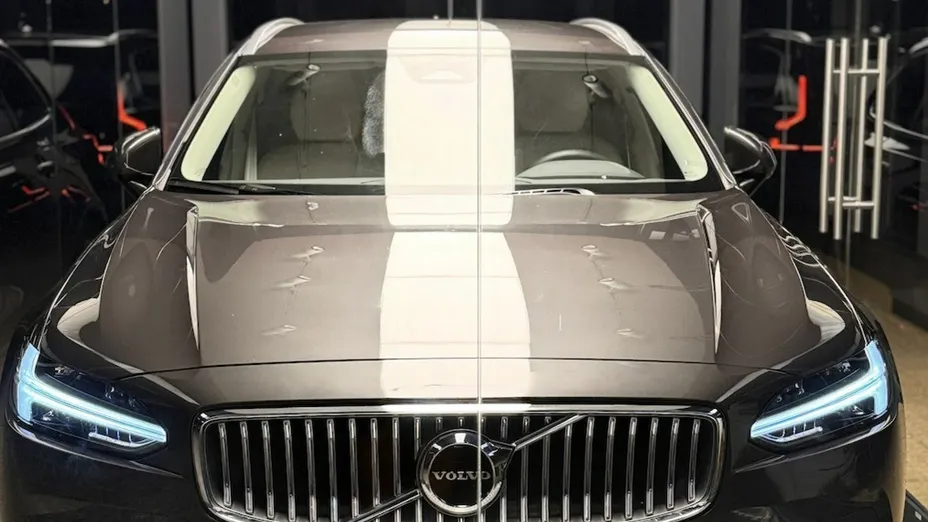 VOLVO V90 -