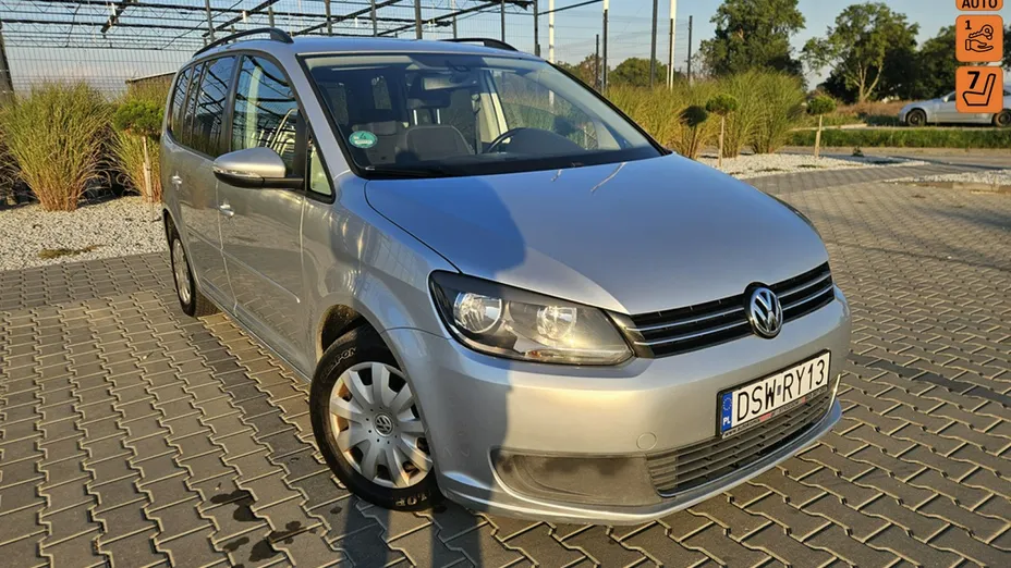 VOLKSWAGEN Touran -