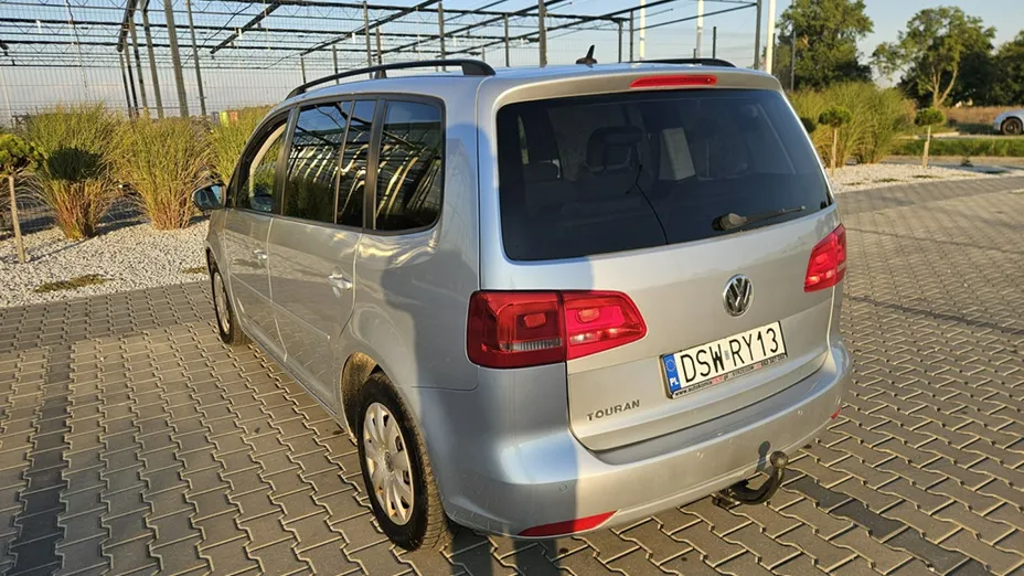 VOLKSWAGEN Touran -