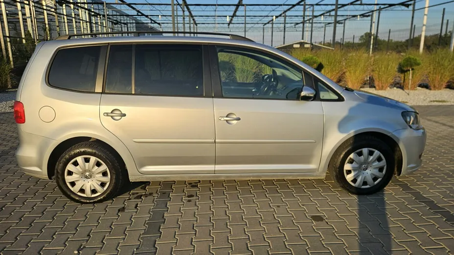 VOLKSWAGEN Touran -