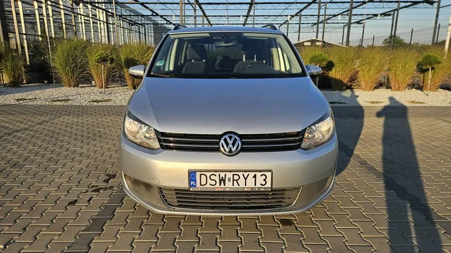 VOLKSWAGEN Touran -