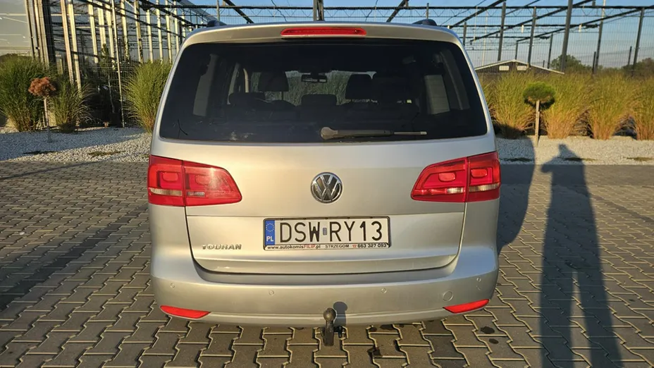 VOLKSWAGEN Touran -