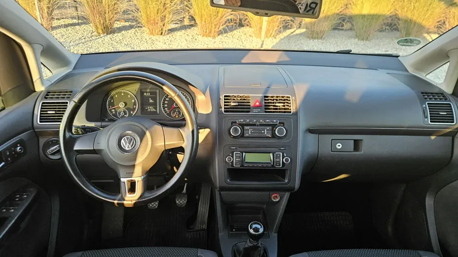 VOLKSWAGEN Touran -