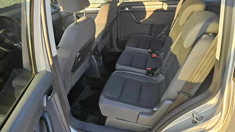 VOLKSWAGEN Touran -