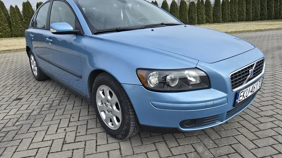 VOLVO S40 -