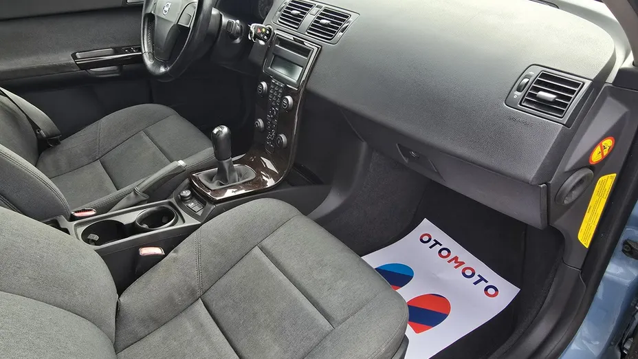 VOLVO S40 -