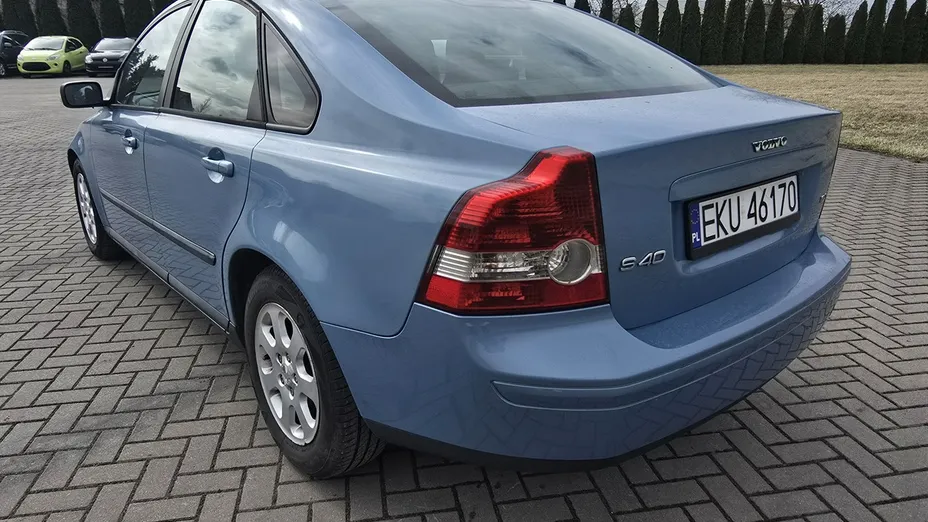VOLVO S40 -