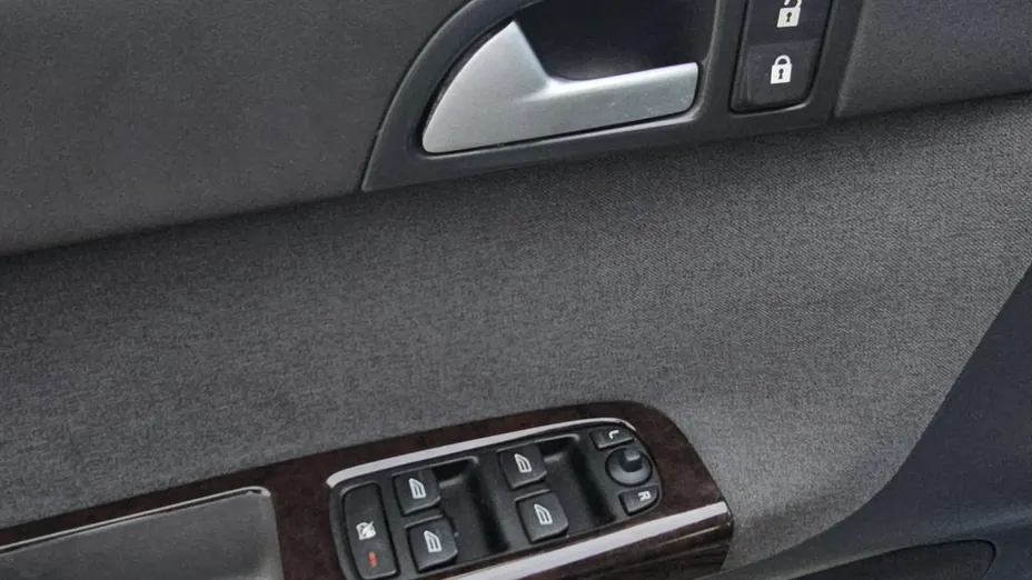VOLVO S40 -