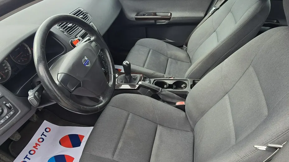 VOLVO S40 -